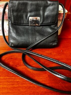 Black Leather Crossbody Bag - Classic Everyday Carry